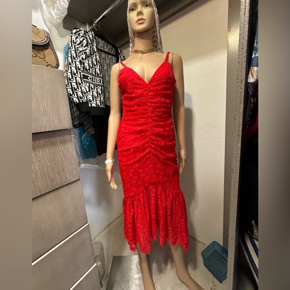 Stunning Elegant  true Red Lace Dress new